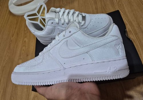An Updated Look At The Kobe Bryant x Nike Air Force 1 Low “Forever White”(pic2) An Updated Look At The Kobe Bryant x Nike Air Force 1 Low “Forever White”(pic2)