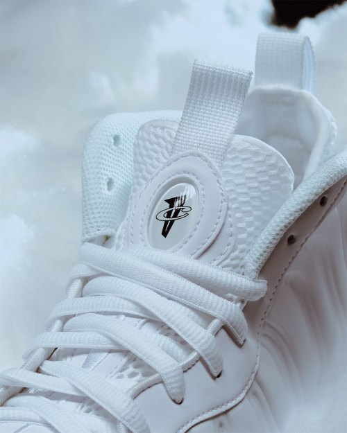 The White Nike Air Foamposite One Drops Tomorrow(pic2) The White Nike Air Foamposite One Drops Tomorrow(pic2)